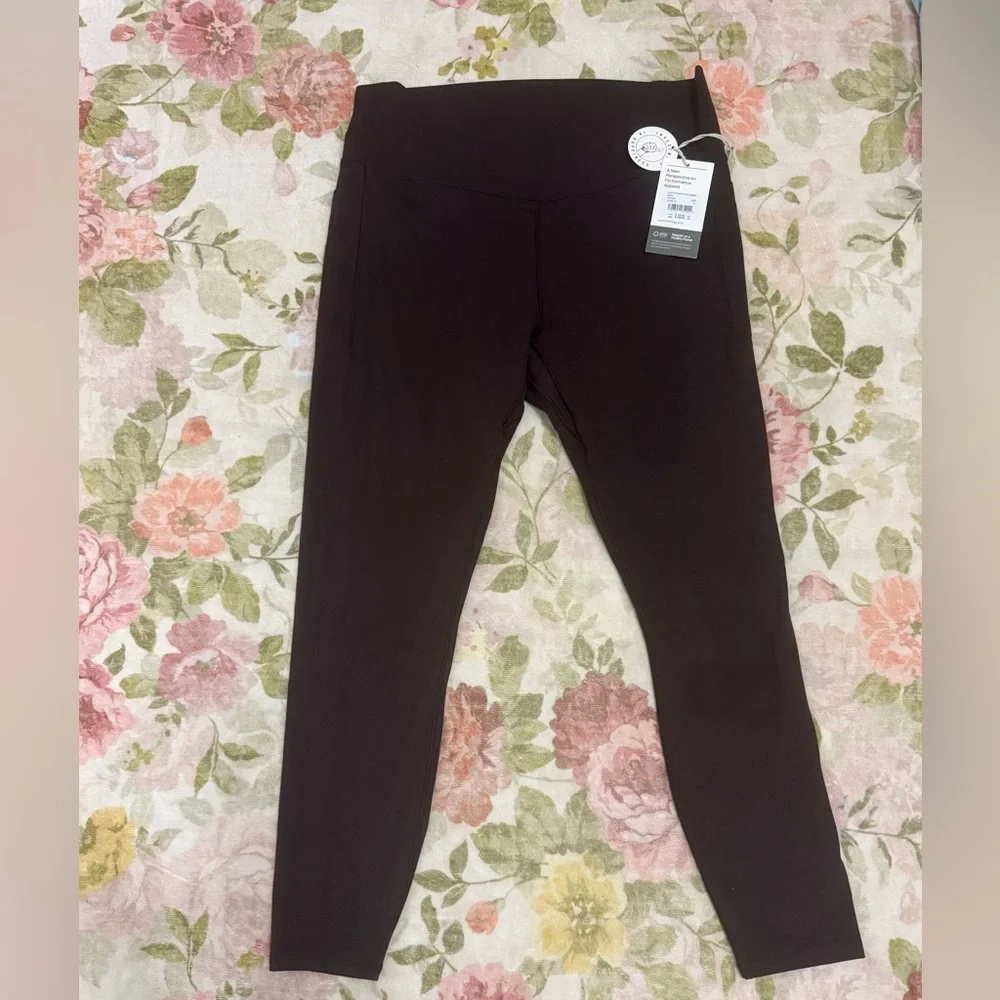 NWT Vuori AllTheForm Pocket Leggings - Picture 9 of 14